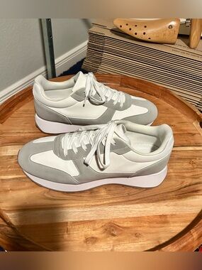 Perry Ellis Stride Sneakers NEW